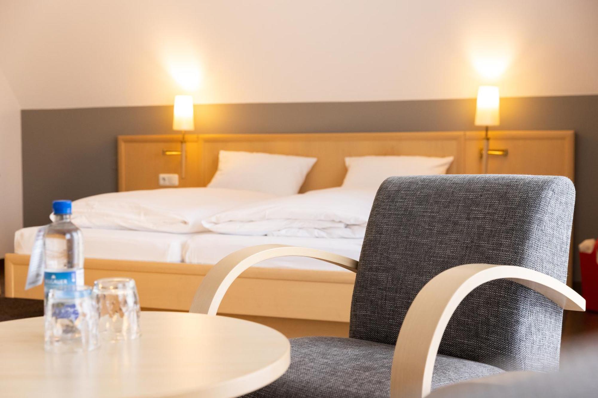 Hotel Traube Am See Friedrichshafen Ngoại thất bức ảnh